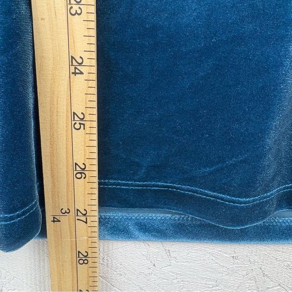 Jones New York Signature Cowl Neck Velvet Long Sleeve Top in Blue Small - Picture 8 of 9